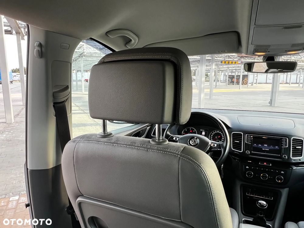 Volkswagen Sharan 2.0 TDI (BlueMotion Technology) Highline - 21