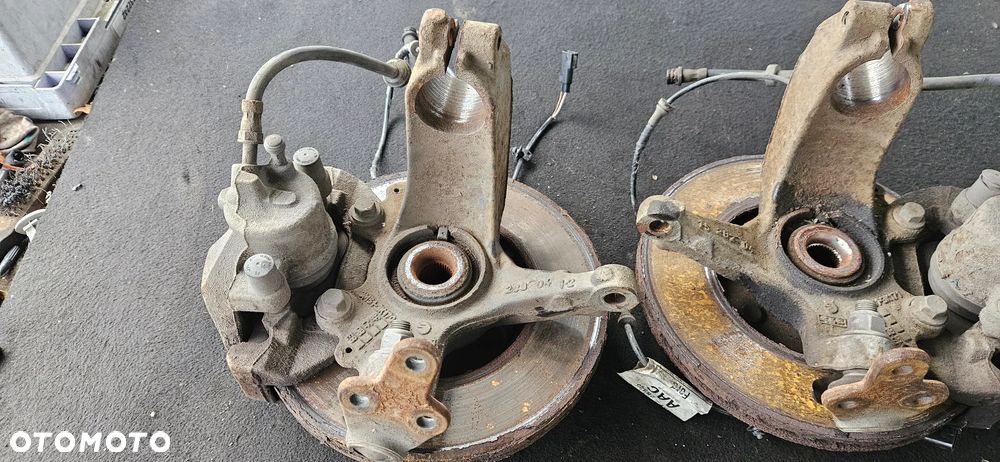 Zwrotnica przednia lewa prawa przód piasta Ford Focus Mk2 - 3