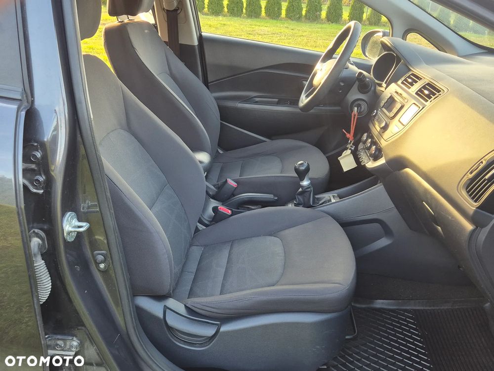 Kia Rio - 8
