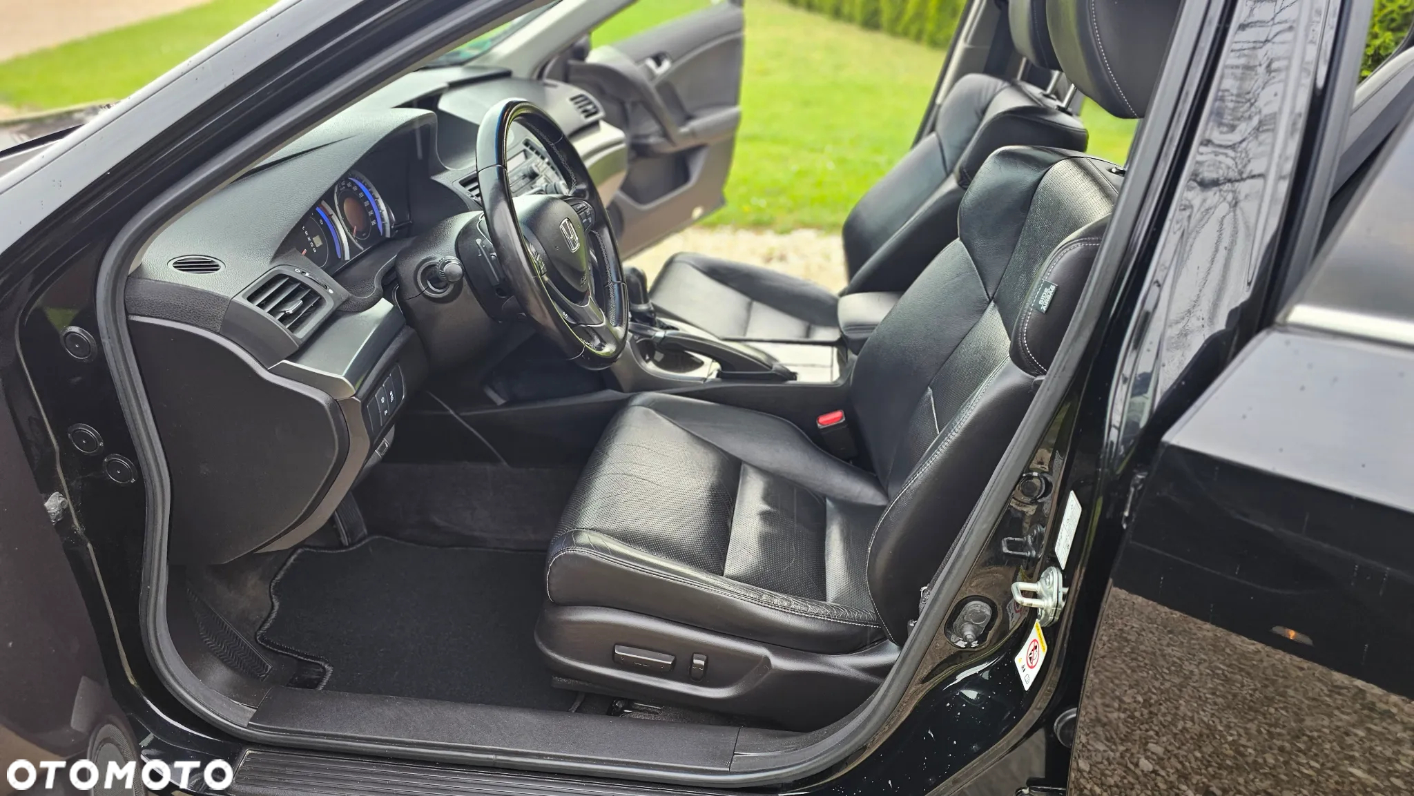 Honda Accord 2.0 Executive Nav - 8