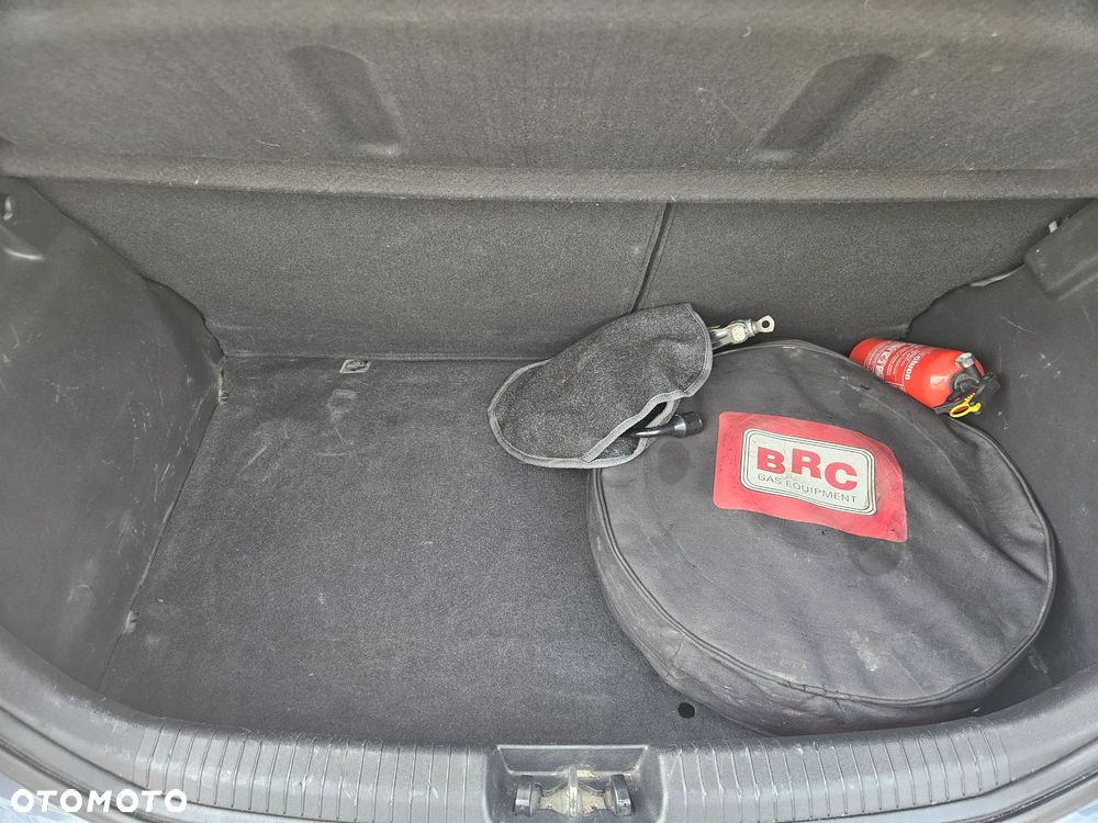 Hyundai i20 1.25 Classic + - 14