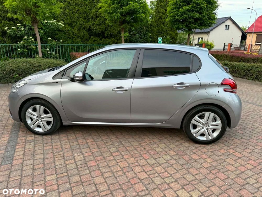 Peugeot 208 - 3