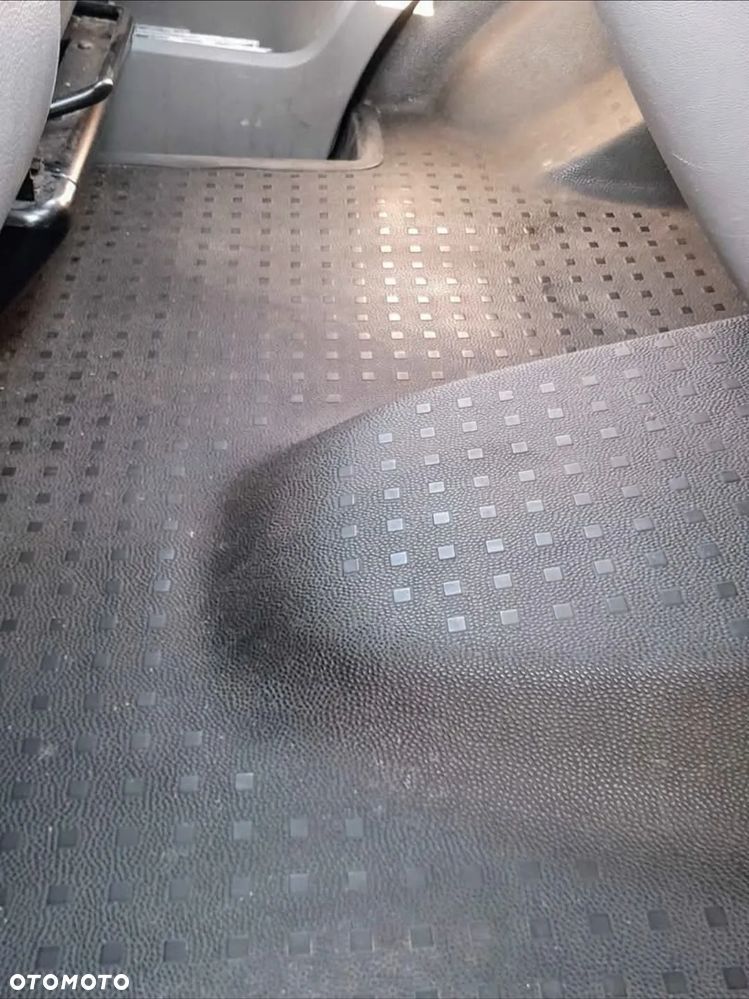 Volkswagen Transporter T5 TDI L1H1 - 20