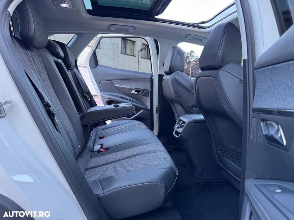 Peugeot 3008 1.2 PureTech 130 EAT8 Allure Pack - 17