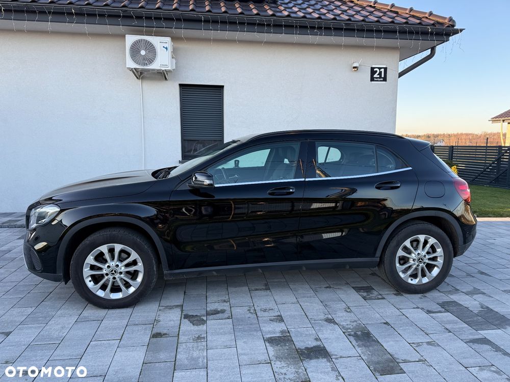 Mercedes-Benz GLA 180 7G-DCT - 3