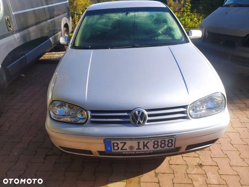 Volkswagen Golf - 1