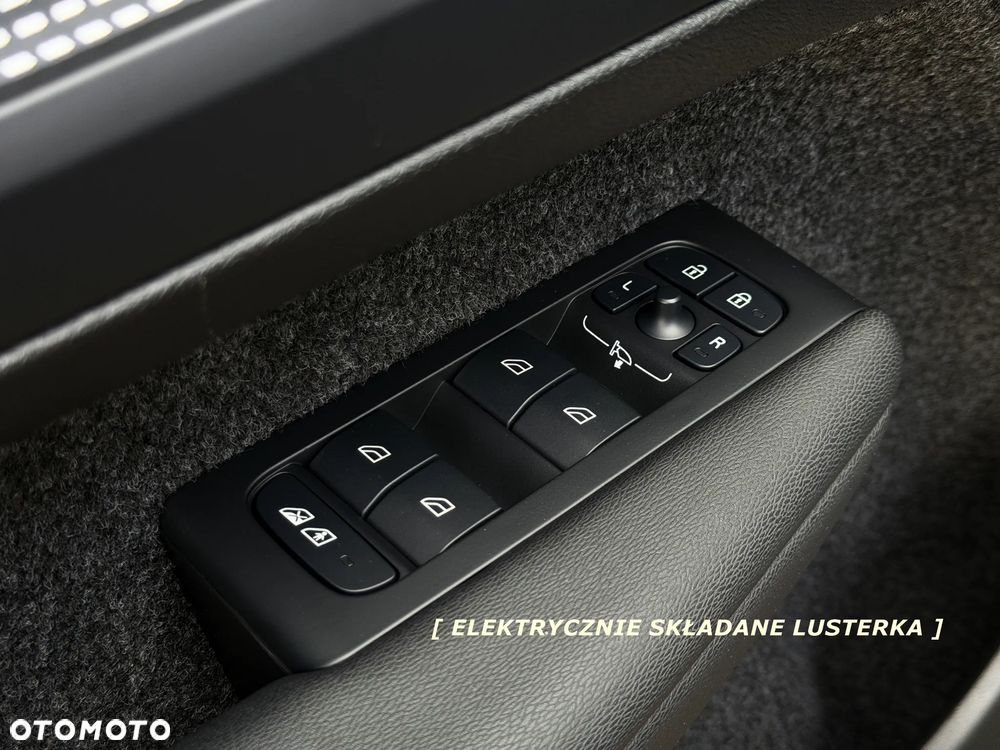 Volvo XC 40 B3 B DKG Ultra Black Edition - 20