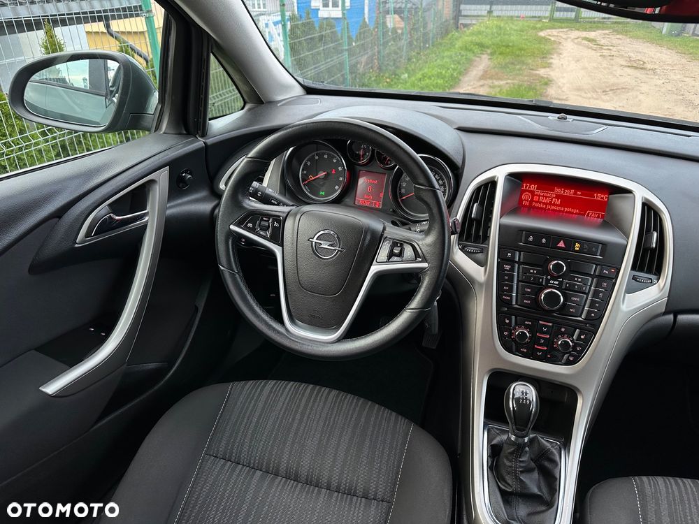 Opel Astra 1.4 Turbo 150 Jahre - 22