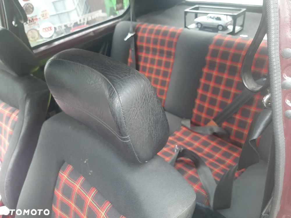 Volkswagen Golf - 10