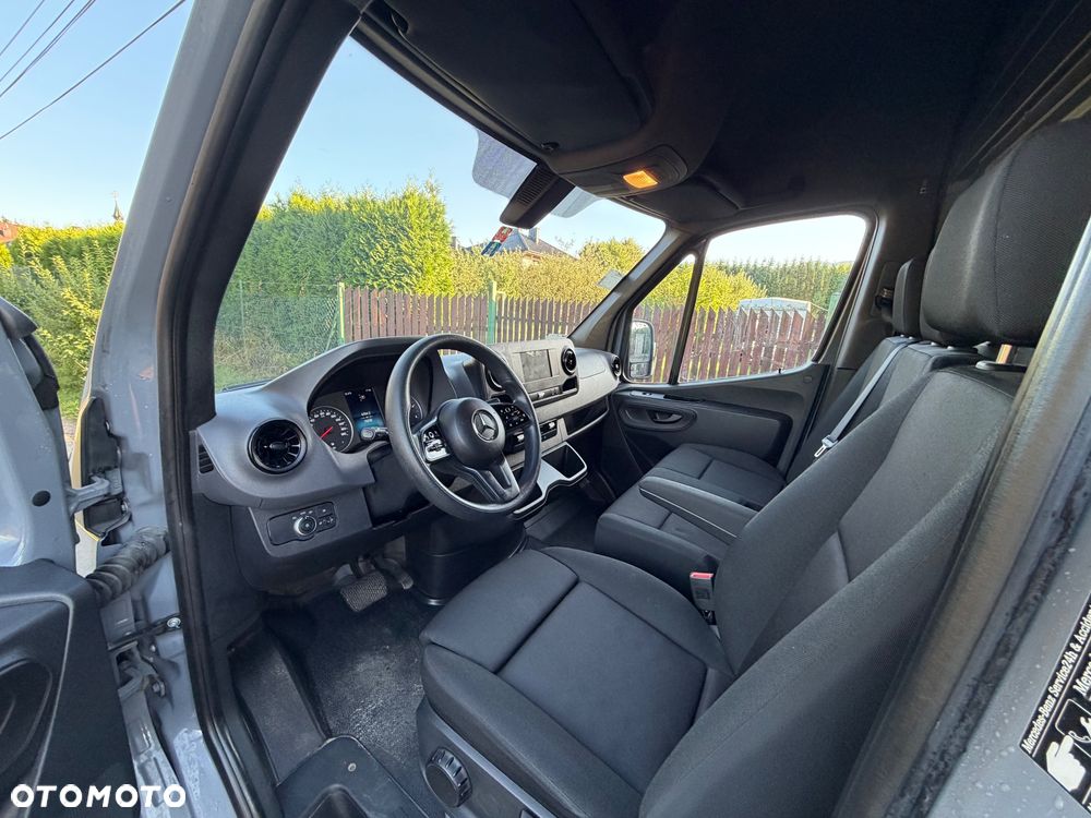 Mercedes-Benz Sprinter - 23