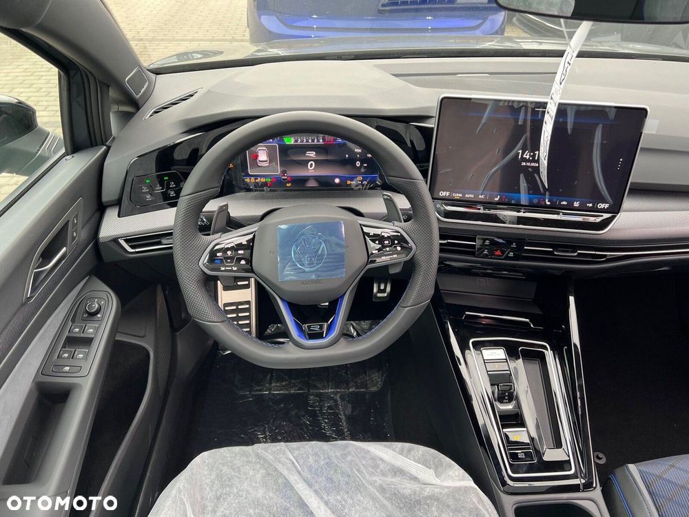 Volkswagen Golf - 8
