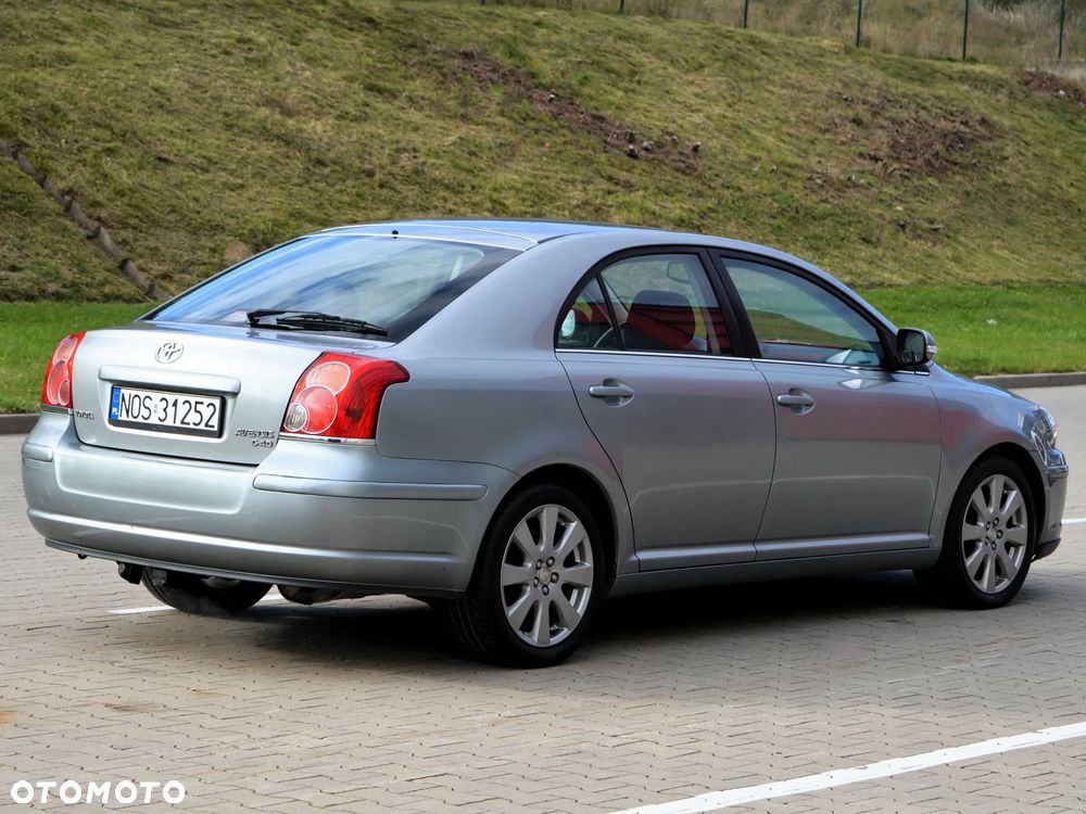 Toyota Avensis 2.0 D-4D Sol - 2