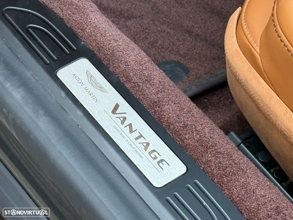 Aston Martin Vantage Roadster V8 - 28