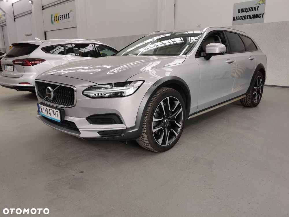 Volvo V90 Cross Country - 1