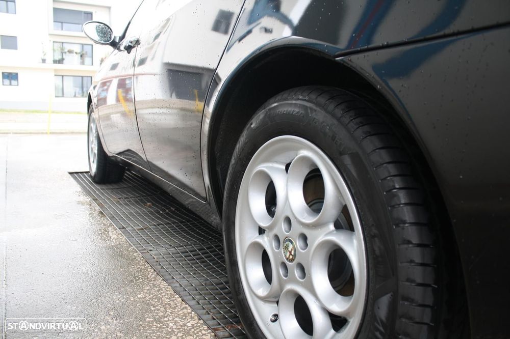 Alfa Romeo 156 1.9 JTD - 40