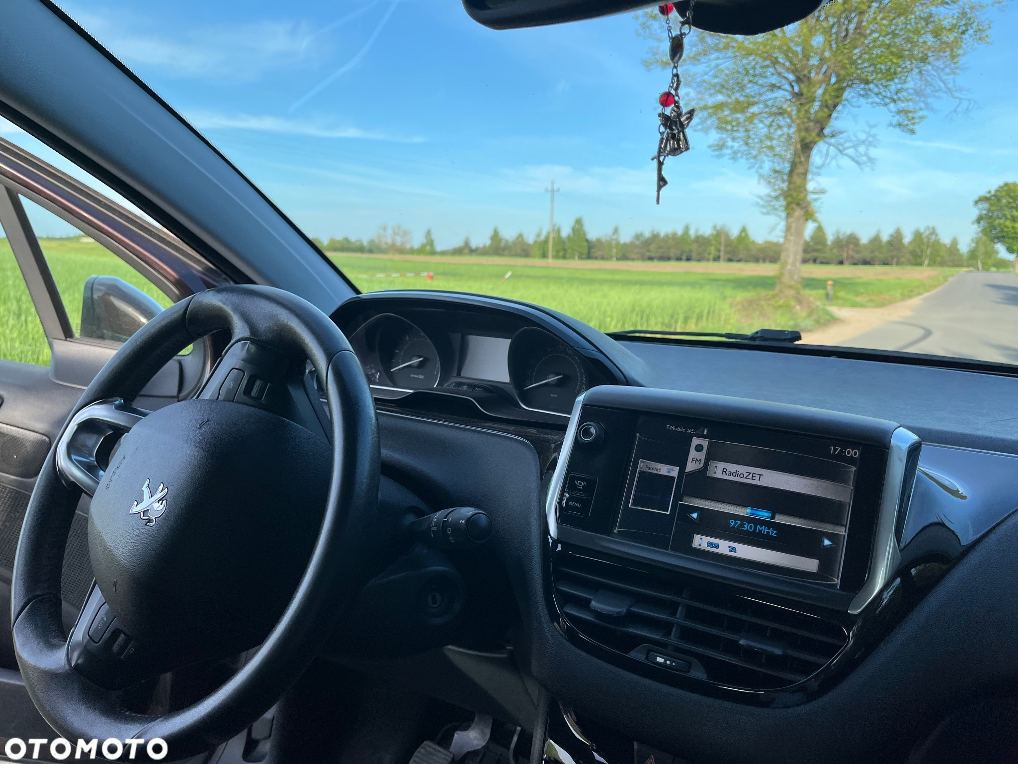Peugeot 208 - 11