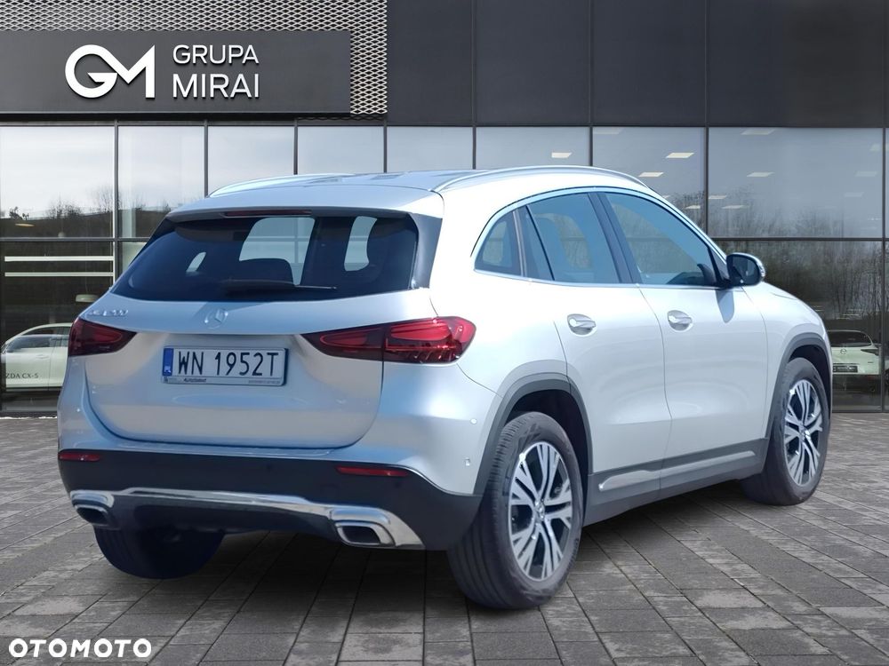 Mercedes-Benz GLA - 5