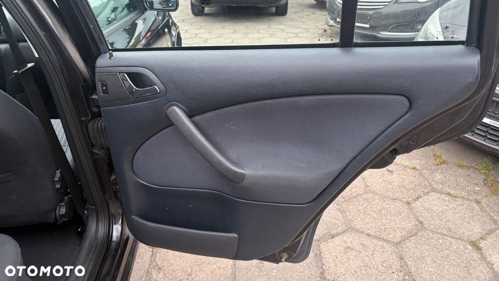 Skoda Octavia 2.0 Combi Elegance - 10