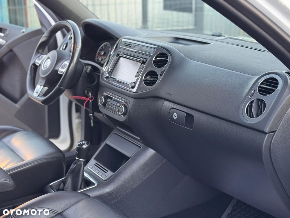 Volkswagen Tiguan 2.0 TDI 4Mot Perfectline R-Style - 29