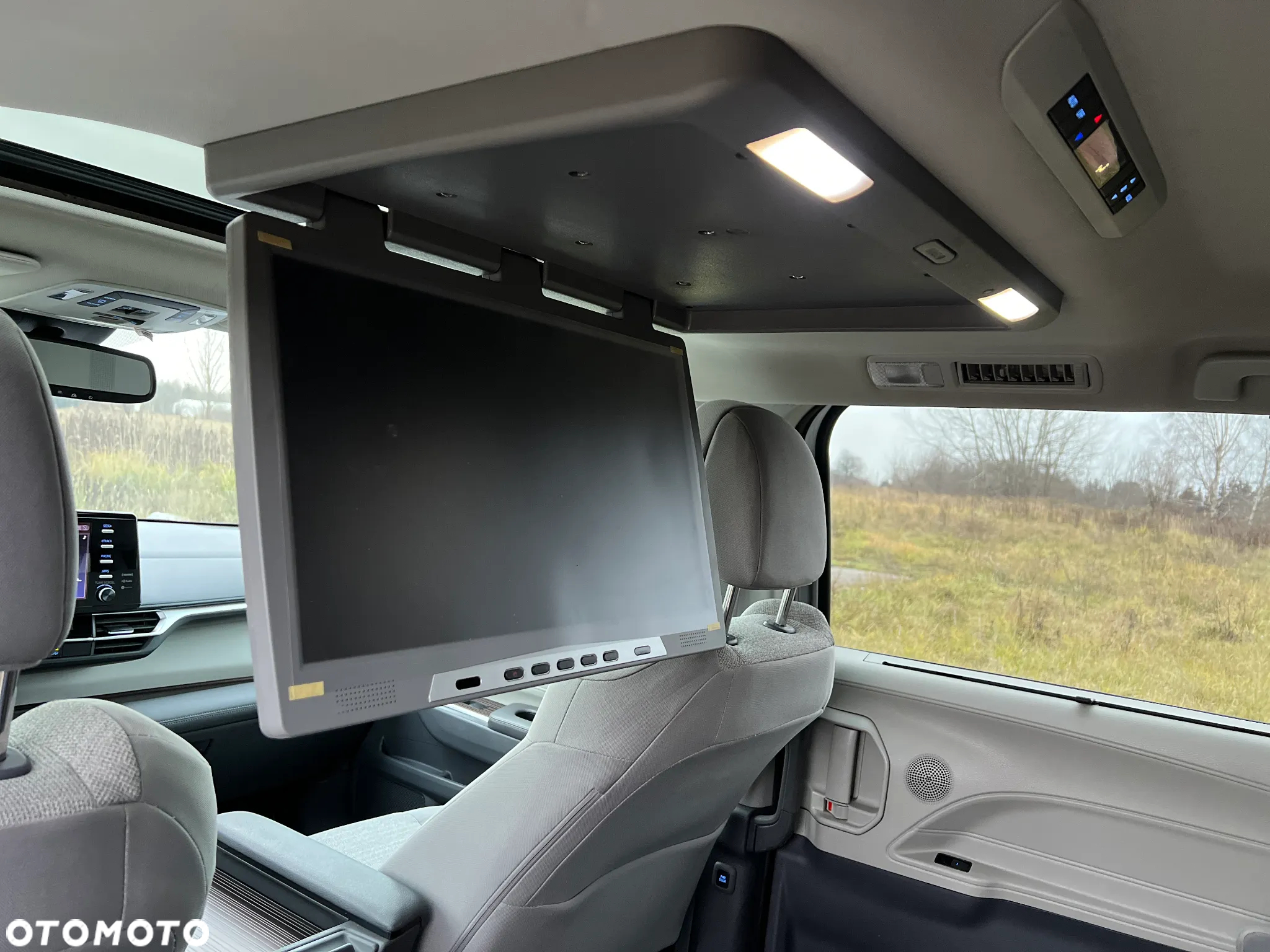 Toyota Sienna - 31