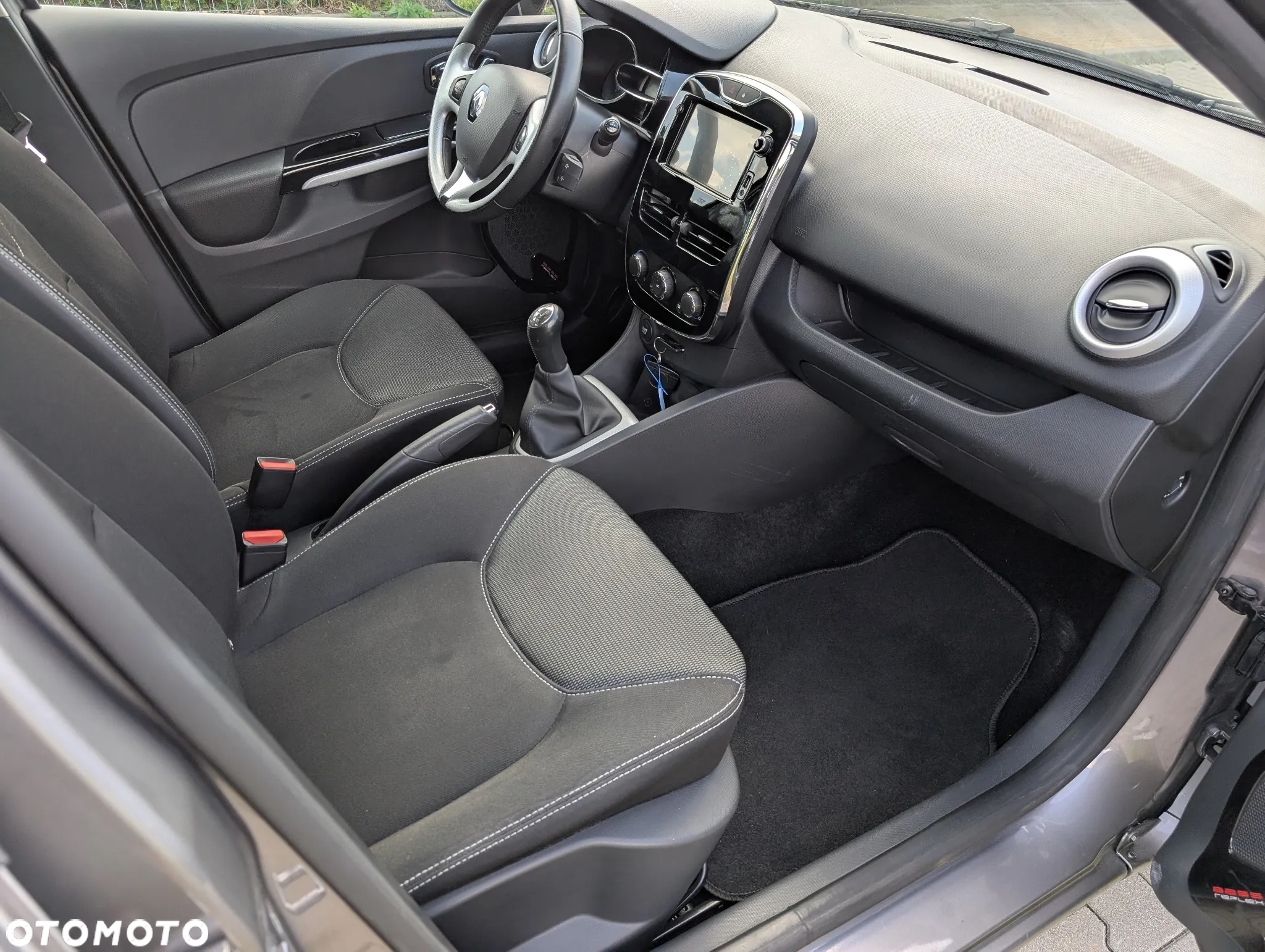 Renault Clio 1.2 16V Zen - 19