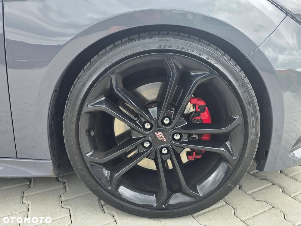 Ford Focus 2.0 EcoBoost ST mit Leder-Exclusiv-Paket - 26