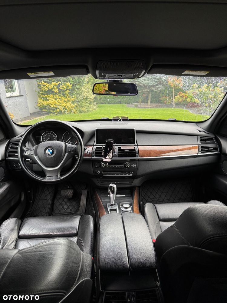 BMW X5 4.8i xDrive - 8