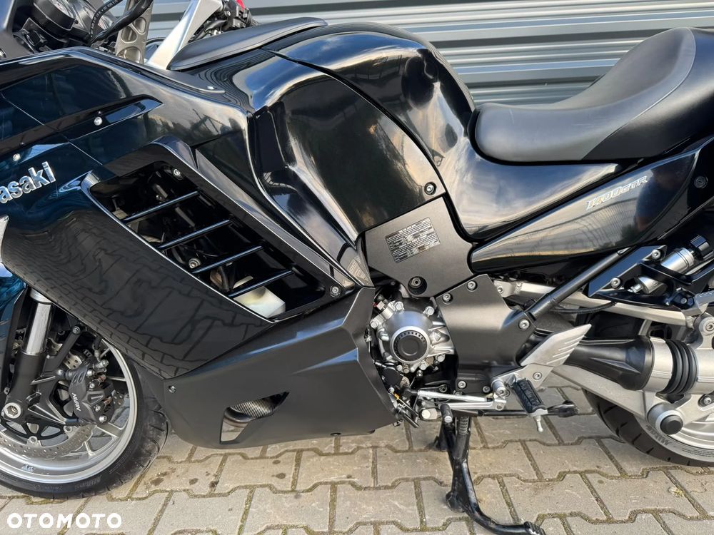 Kawasaki GTR - 18