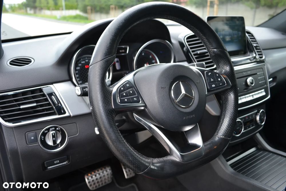 Mercedes-Benz GLE - 13