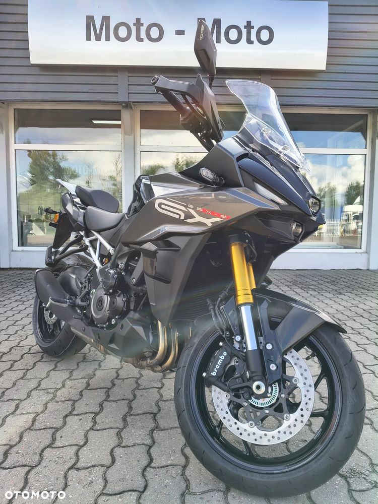 Suzuki GSX - 2