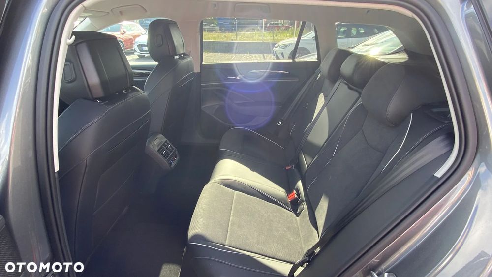Volkswagen Passat Variant 2.0 TDI SCR Business Plus DSG - 25