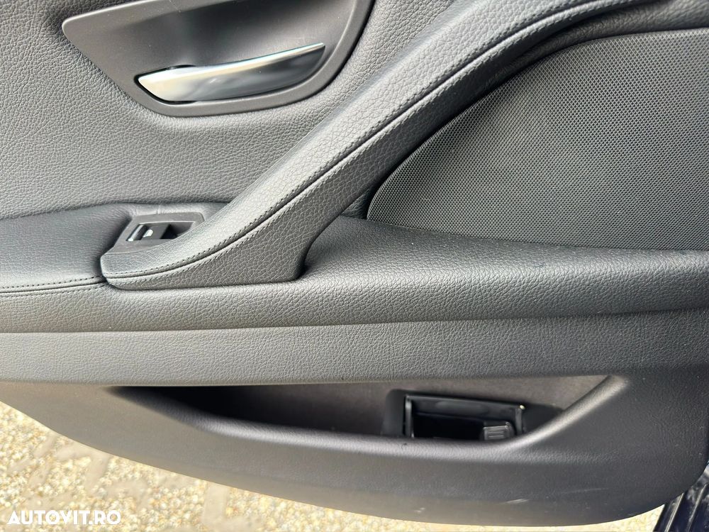 BMW Seria 5 525d xDrive AT - 10