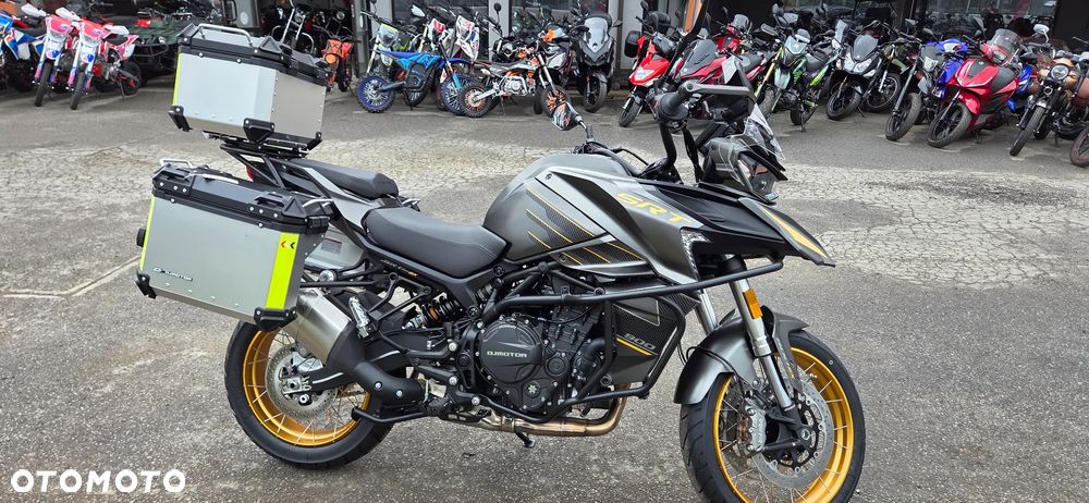 QJMOTOR 900 SX - 13