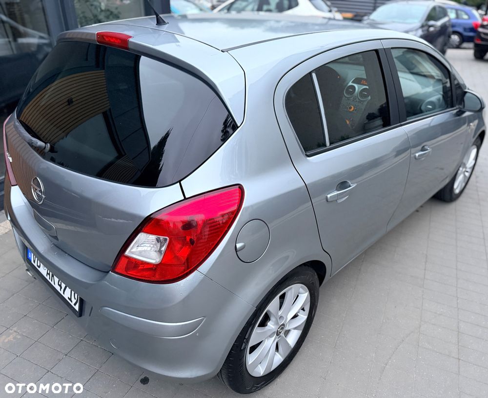 Opel Corsa 1.4 16V Innovation 110 Jahre - 10