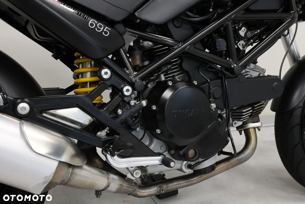 Ducati Monster - 24
