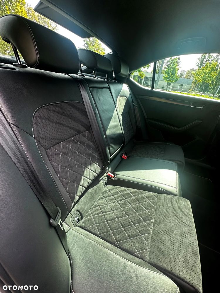 Skoda Superb 2.0 TDI SCR Sportline DSG - 18