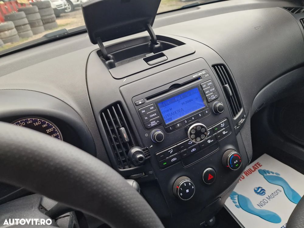 Hyundai i30 1.6 CRDI blue Classic - 11