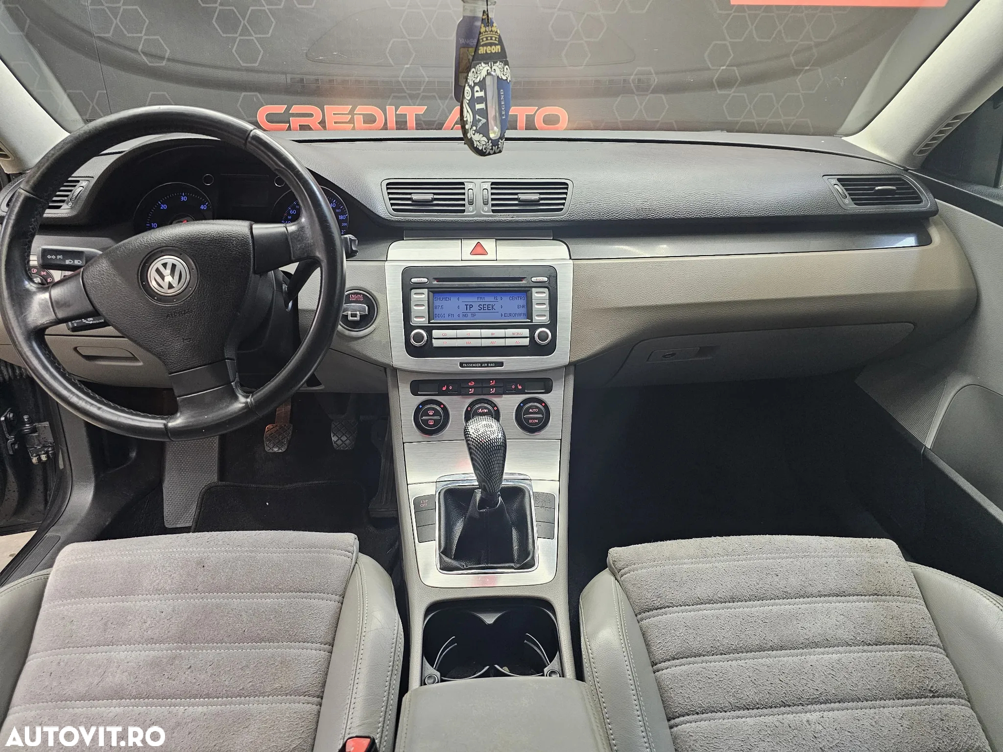 Volkswagen Passat Variant 2.0 Blue TDI SCR Comfortline - 5