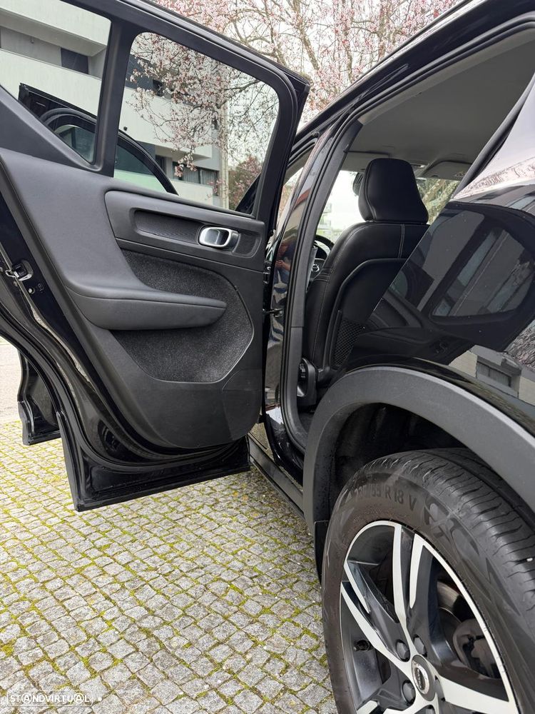 Volvo XC 40 2.0 D3 Momentum Geartronic - 10