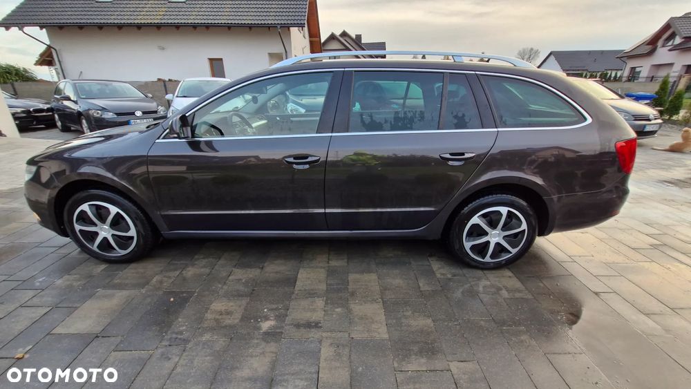 Skoda Superb Combi 2.0 TDI Exclusive - 6