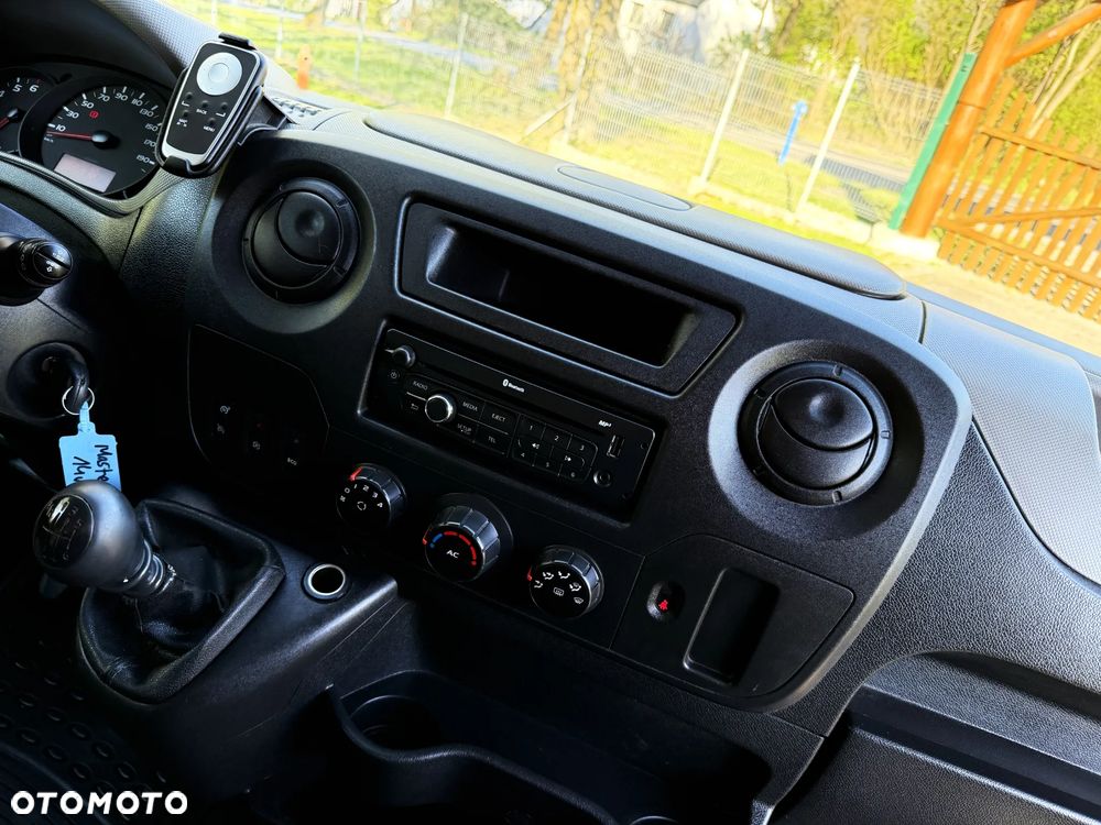 Renault MASTER L2H2 ŚREDNI KLIMA/NAWIGACJA/3osobowy - 38