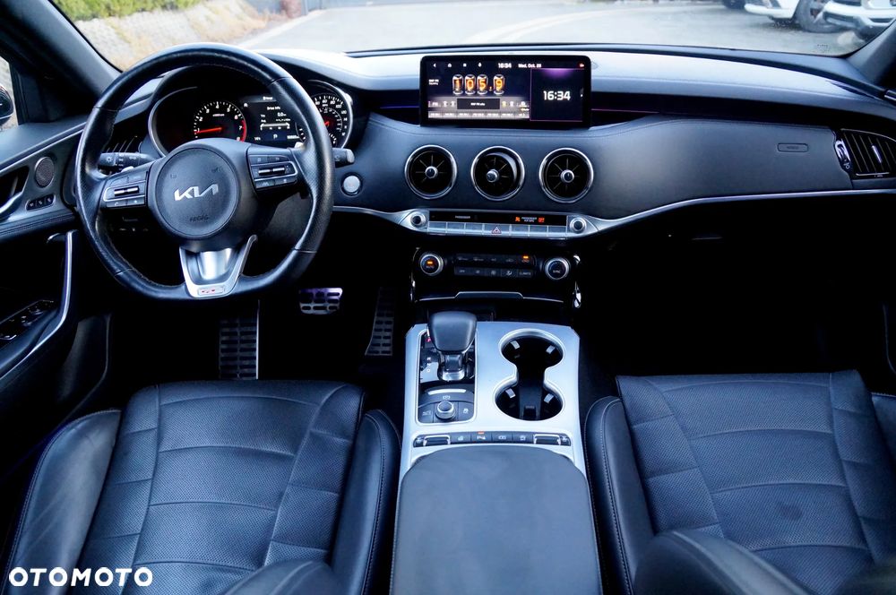 Kia Stinger - 9