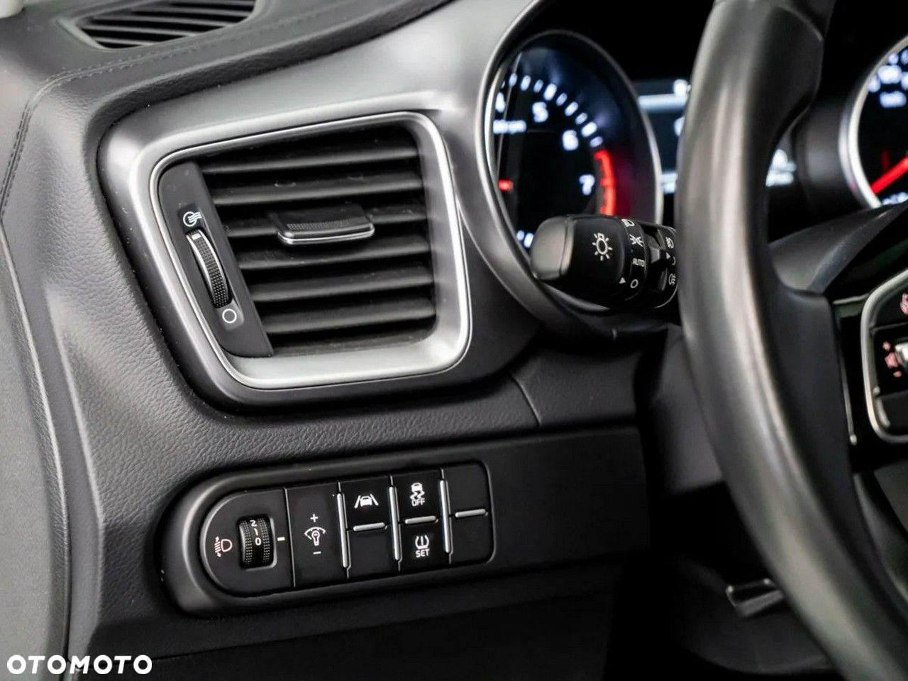 Kia XCeed 1.5 T-GDI M - 26