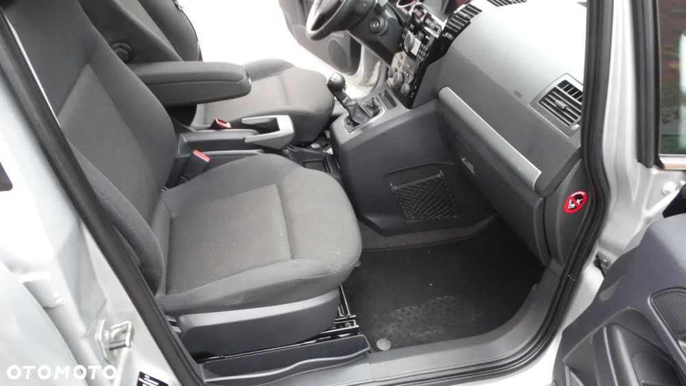 Opel Zafira - 16