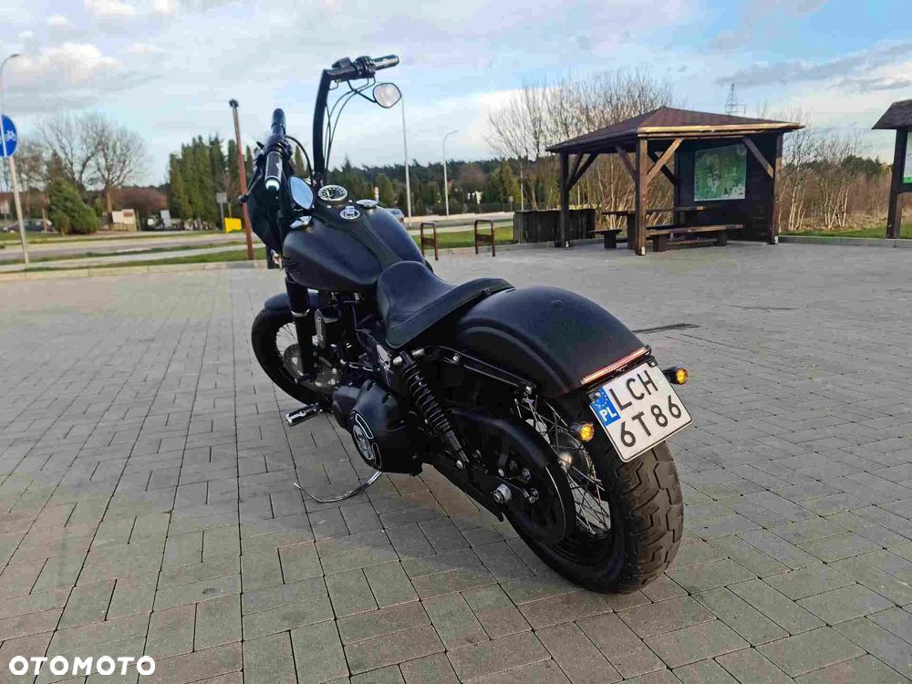 Harley-Davidson Dyna Street Bob - 11
