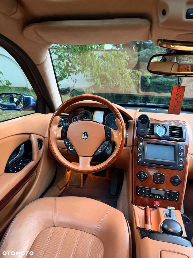 2006 Maserati Quattroporte, photograph 12