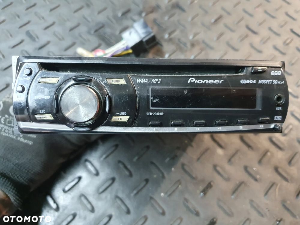 Pioneer DEH-2000MP   Radioodtwarzacz samochodowy Pioneer o mocy wyjściowej 4 x 50 - 1