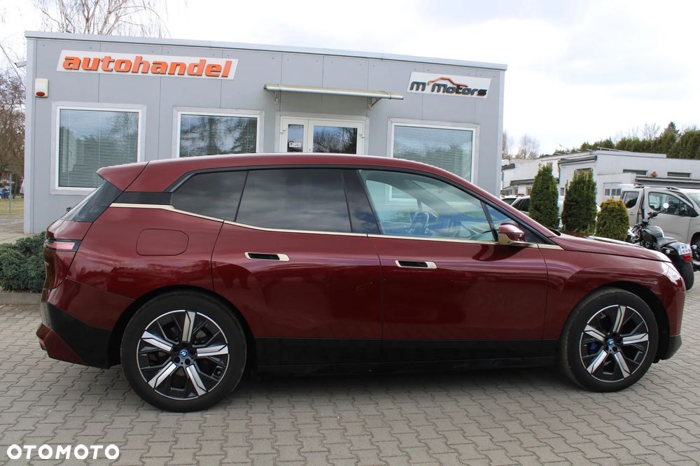 BMW iX xDrive40 76.6kWh - 12