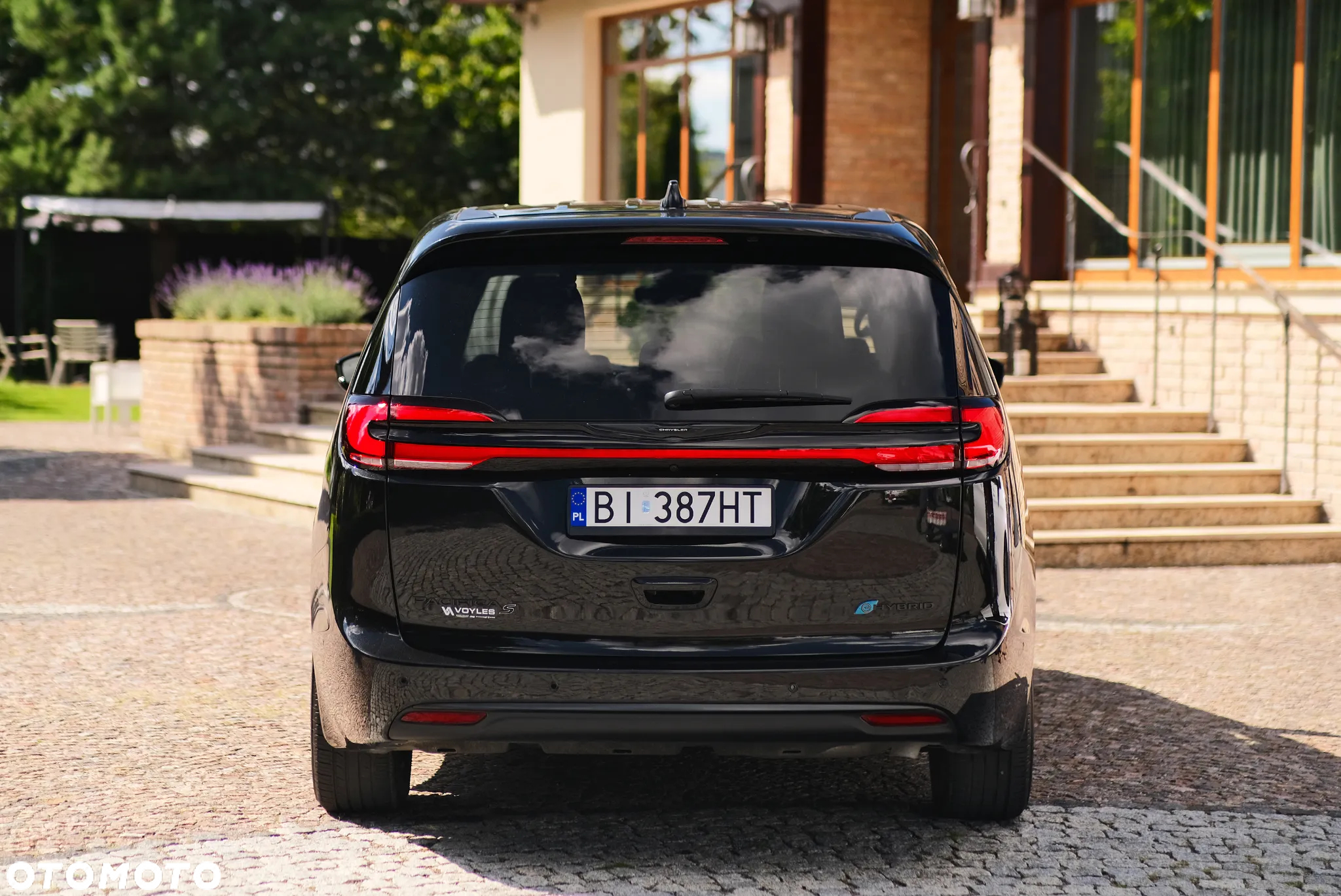 Chrysler Pacifica - 4