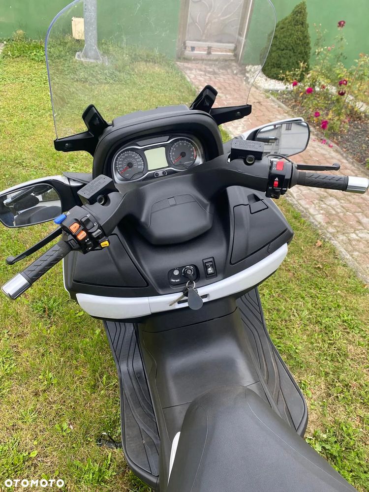 Suzuki Burgman - 4